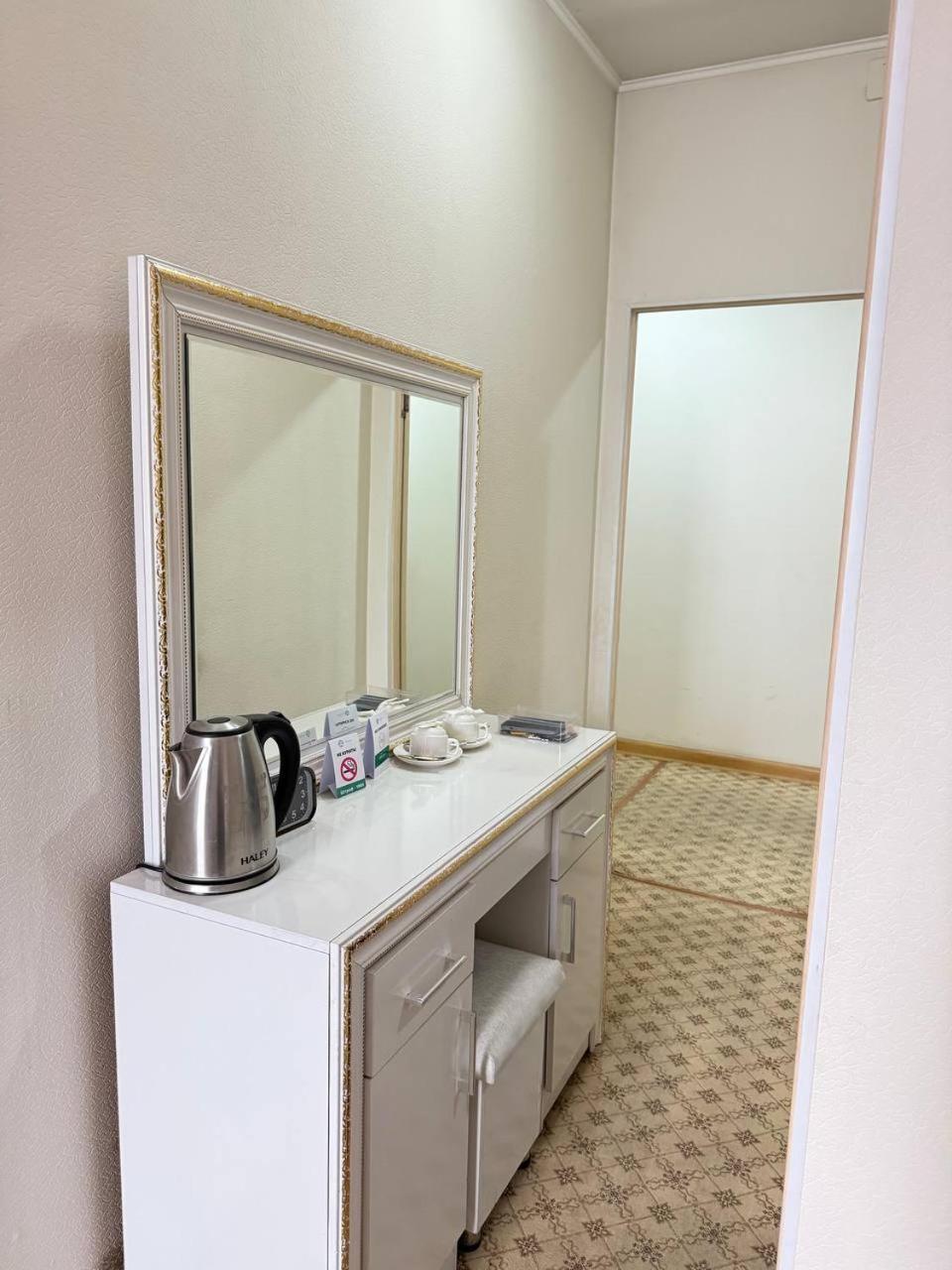 Hotel Sultan Jalal-Abad Extérieur photo